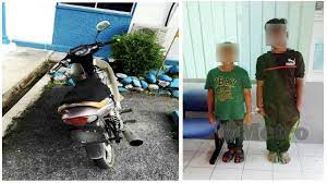 Foto anak smp pamer memek; Pelajar Sekolah Curi Motosikal
