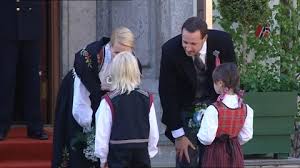 Skaugum estate is the residence of the crown prince and crown princess. Kronprinz Nationalfeiertag Skaugum Norwegen Rm Video 525 858 033 In Sd Framepool Stock Footage