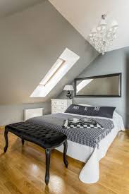 Unterm Dach Zu Wohnen Stellt So Manch Einen Vor Grosse Herausforderungen Beim Einrichten Wir Zeigen Euc Remodel Bedroom Small Bedroom Remodel Attic Renovation