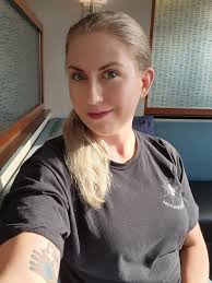 What haircut style suits me?