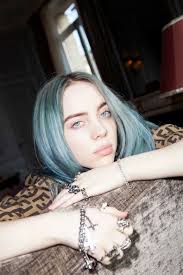 The billie eilish wiki is the free encyclopedia and a collaborative community website that provides details of the american alt pop singer billie eilish, including you, can edit! Billie Eilish Plant Nichts Und Kostet Jeden Moment Aus