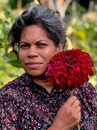 Volunteering in south Asia My name is Paulina (23) from Estonia. I am  currently travelling in Thailand, and I would love to volunteer. (Available  now and until January) I enjoy travelling with