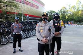 Jun 09, 2021 · kemudian warga lansia yang terjadwal menerima vaksin langsung dijemput dari rumahnya dan dibawa ke tempat pelayanan vaksinasi di puskesmas, dan setelahnya di antar pulang kembali, imbuh dia. Polisi Tangkap Satu Orang Lagi Kelompok Intoleran Solo Antara News