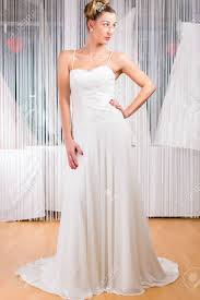 We did not find results for: Frau Versuchen Auf Hochzeitskleid Oder Brautkleid In Der Hochzeitsmodegeschaft Lizenzfreie Fotos Bilder Und Stock Fotografie Image 33790620