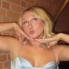 Bella Ray Morris (@bellarmorris) • Instagram photos and videos