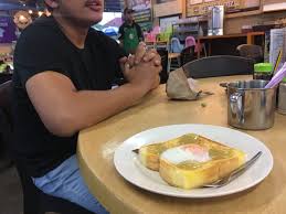 Dựa vào đánh giá : Ziggy Play Guitar On Twitter Day 0 Aerol Finally Arrive To Kota Bharu I Fetched Him At The Bus Station And Straight Away Went To Breakfast A Deem Compulsory Place To Breakfast