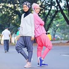 Get in touch with hijab teenagers! 7 Style Hijab Buatmu Yang Mau Nyaman Berolahraga Gak Pakai Ribet Ya