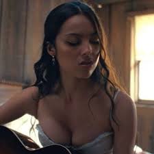 Michelle Cano ⁷🌊 (@michcano7)