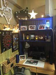 Dorm Room Decor For Guys Unique Cool Dorm Room Ideas Ole Miss Guys Walker S Dorm All College Students Need T Cool Dorm Rooms Guy Dorm Rooms College Room Decor