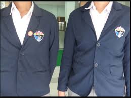 Siapa nih yang sudah membaca artikel tips jualan online shop di media sosial, kemudian jadi ingin membuat usaha jualan kaos sendiri? Model Jas Almamater Sekolah Di Indonesia Yang Bisa Anda Pesan Konveksi Lpc