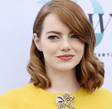 Emma stone, american actress known for her natural charm, husky voice, and adaptability to a wide range of roles. Emma Stone Aus Der Hundebackerei Auf Den Walk Of Fame Welt
