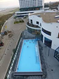 While the natural beauty of warnemunde beach and iga park can be enjoyed by anyone. Blick Aus Unserem Zimmer Auf Das Aussenschwimmbecken Aufnahme Von Aja Warnemunde Tripadvisor