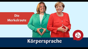 In english media also called the merkel diamond or triangle of power) is a hand gesture made by resting one's hands in front of the stomach so that the. Die Merkelraute Youtube