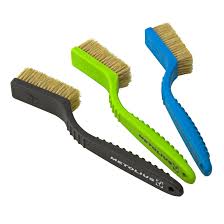 Then drag the comb through the brush (pictured right) to pull the hair off the brush. Razorback Boar S Hair Brush Metolius Climbing