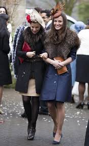 Un joli manteau qui tiendra chaud à l'église. Comment S Habiller Pour Un Mariage En Hiver