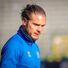 Rurik gíslason, a previously unheralded midfielder from the german second division, has seen his instagram following swell by 250,000 overnight after a brief cameo in his nation's opening game in the. Rurik Gislason Trauert Um Seine Mutter 66 Emotionaler Post Auf Instagram Sv Sandhausen