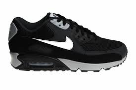 Deze Nike Air Max 90 Essential Voor Heren Is Naar Ons Mening Een Van De Mooiste Nike Air Max 90 Modellen Aller Tijden Een Ware Must Ha Air Max 90 Air Max Sneakers Nike