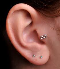 Pin De Laura Villarreal Em Piercings Piercings Orelha Feminino Colares Vintage Piercings