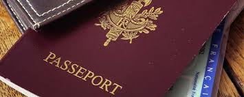 Selon le pays de destination, il est conseillé de demander le renouvellement de la carte d'identité ou de se munir d'un passeport. Voyager Avec Une Carte D Identite Perimee Blog Bourse Des Vols