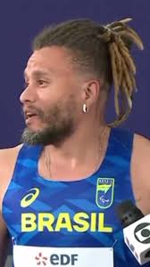Ricardo Gomes de Mendonça, você é gigante!! Subiu no ponto mais alto do  pódio para receber a medalha de ouro depois de representar tão bem o Brasil  na corrida dos 100m na categoria F37. 👏🏽👏🏽👏🏽