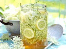 Holunderblutensirup Mit Apfelsaft Rezept Eat Smarter