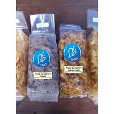 Setelah makanan ringan, mari kita beralih ke makanan pokok. Keripik Ubi Cilembu Rasa Cokelat Sande Snack Shopee Indonesia