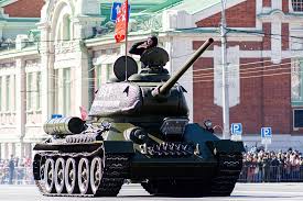 А за пару дней до парада проходит генеральная репетиция парада победы в москве. 8ctjllaooq1mnm