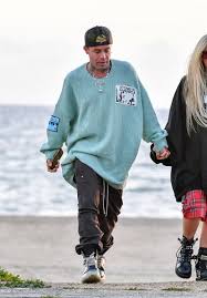 #avrillavigne#avrillavigne2021avril lavigne 2021 transformation from 2 to 35 years old#avrillavignephotos Avril Lavigne And Mod Sun Beach In Santa Monica 03 10 2021 Celebmafia