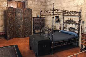 Afonso de bragança herdou do seu pai o espírito de dedicação a portugal o príncipe da beira é o filho mais velho do pretendente. Paco Dos Duques De Braganca Em Guimaraes Quatro Viajantes