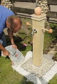 Wasserzapfstelle Im Garten Robinet Jardin Projets De Jardins Structure De Jardin