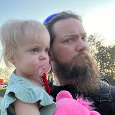 Does scrim color matter with paloma vinyl?