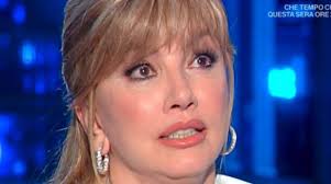 Per domande ed informazioni support@millycarlucci.net. Milly Carlucci La Malattia Incurabile Che L Ha Colpita Ci Convive Da Anni