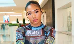 Cuban shared a picture of the bag on instagram, and compared it to the size of her phone. 50 Cent S Girlfriend Cuban Link Aka Jamira Haines Leaves Little To The Imagination In New Sexy Instagram Photo That Has The Rapper Going Wild Us Daily Report