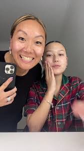 Amber Worley's Instagram, Twitter & Facebook