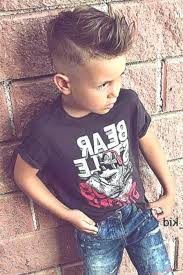 coole frisuren fur kleine jungs eine schone frisur zu haben ist jedermanns traum dafur sind wir h in 2021 jungen haarschnitt coole frisuren trendige jungs frisuren