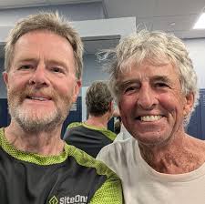 Does anyone in the 'hood' have a pole saw I could borrow for an hour or so? 