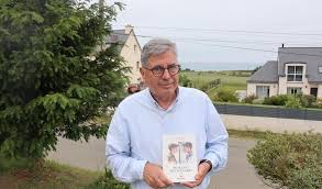 Photo Cet ancien professeur de gallo  Lamballe et Saint-Brieuc a crit ...