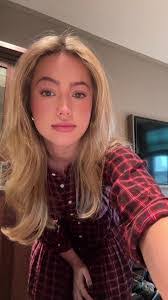 Laura Winstead's Instagram, Twitter & Facebook