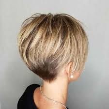 Découvrez une photo de inspiration pour coiffure femme 50 ans parmi plus de 1 500 modèles. Coupe Courte Femme 50 Ans