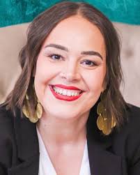 Jenna Poppe's Instagram, Twitter & Facebook