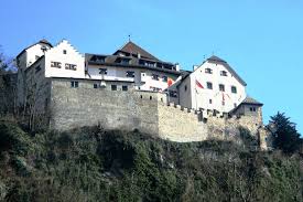 It is the last remnant of the holy roman empire and an independent nation with very close ties to switzerland. Steckbrief Liechtenstein Europa Erkunde Die Welt