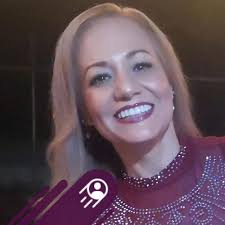 Fernanda Leyva Oficial added a...