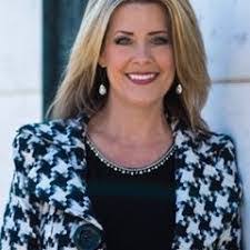 Leah Devries's Instagram, Twitter & Facebook