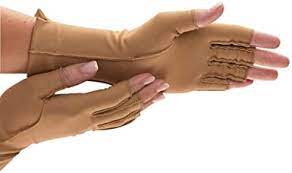 Full finger therapeutic compression gloves for men and women offer gentle, moderate support (compression: Isotoner Therapeutic Compression Fingerless Gloves Amazon Co Uk Clothing
