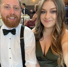 Amanda Guzik's Instagram, Twitter & Facebook