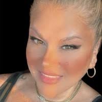 8 "Flor Ulloa" profiles