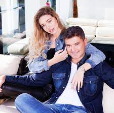 Laura dincă, iubita milionarului cristian boureanu, a fost la un pas de a ajunge să măture străzile din capitală, pentru. Cristian Boureanu È™i Iubita Lui Laura DincÄƒ Se Vor CÄƒsÄƒtori In 2019 Ce DestinaÈ›ie A Ales Cuplul Verdict Ro