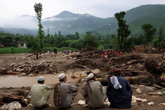 Pakistan floods and cloudbursts visualised in maps and satellite images | Climate Crisis News | Al Jazeera , cloudbursts