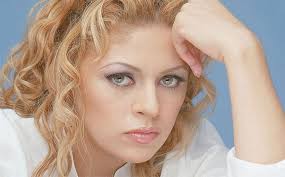 Zayda Peña Arjona nació un día como hoy en Matamoros, Tamaulipas. Dentro  del aglutinado mundo musical grupero de su época encontró un nicho para su  estilo vocal triunfando en México y los