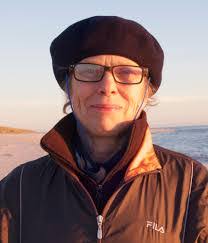 Carolyn Healy's Instagram, Twitter & Facebook